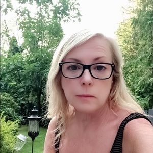 Meet your Posher, Laurel